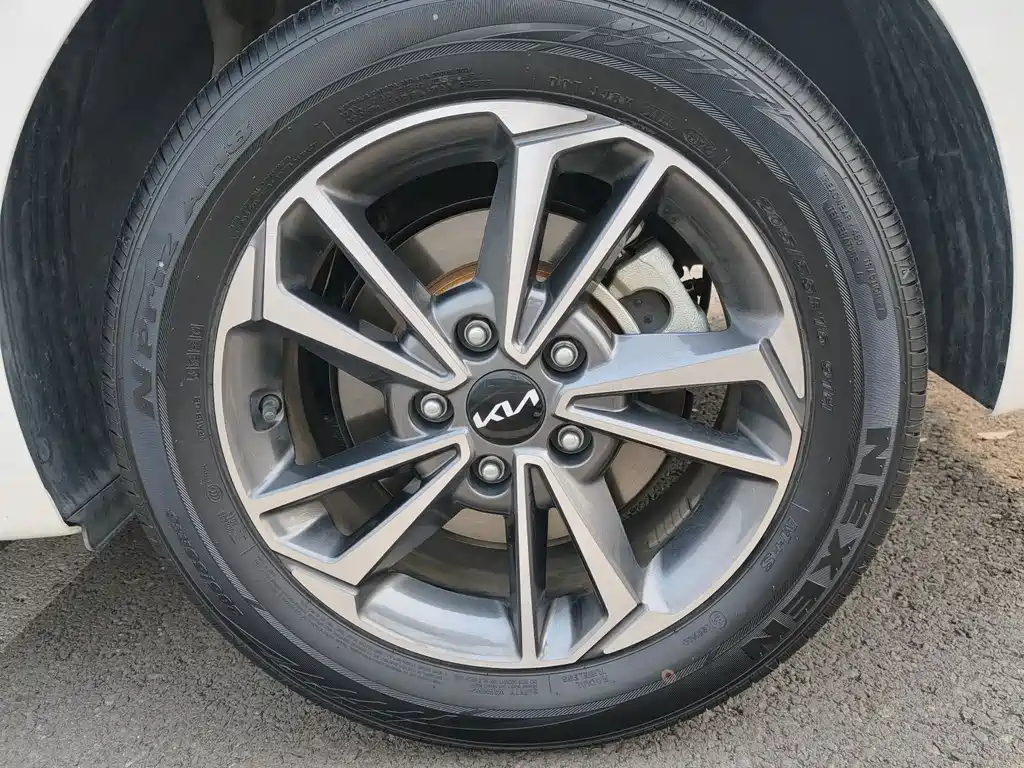 Kia K3 2023 1.5L CVT Deluxe Edition купить на сайте DeffCars