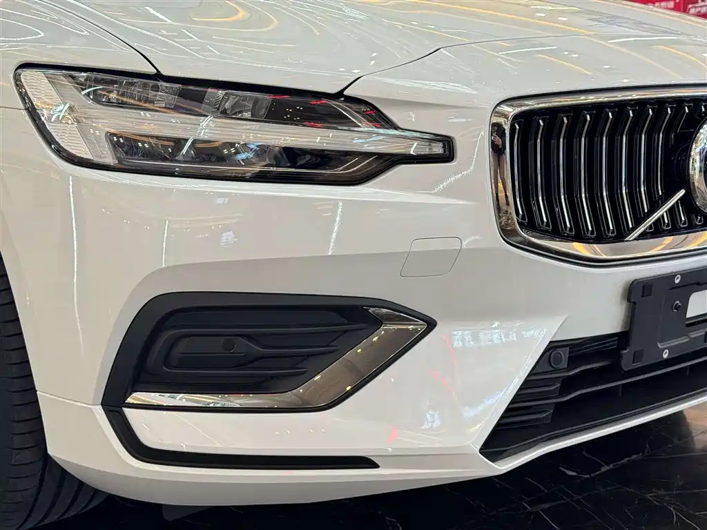 Volvo S60 2026 B4 Zhiyi Luxury Edition купить на сайте DeffCars