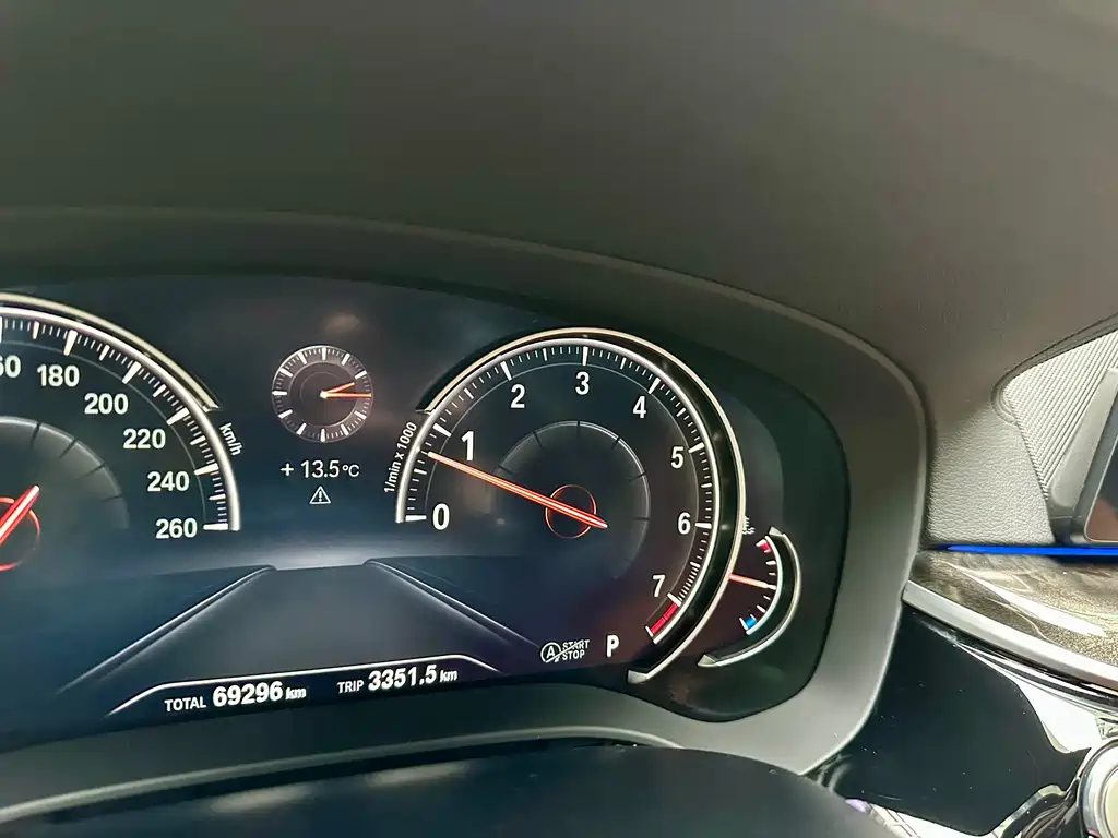 BMW 5 Series 2018 facelift 530Li Exclusive M Sports Package купить на сайте DeffCars