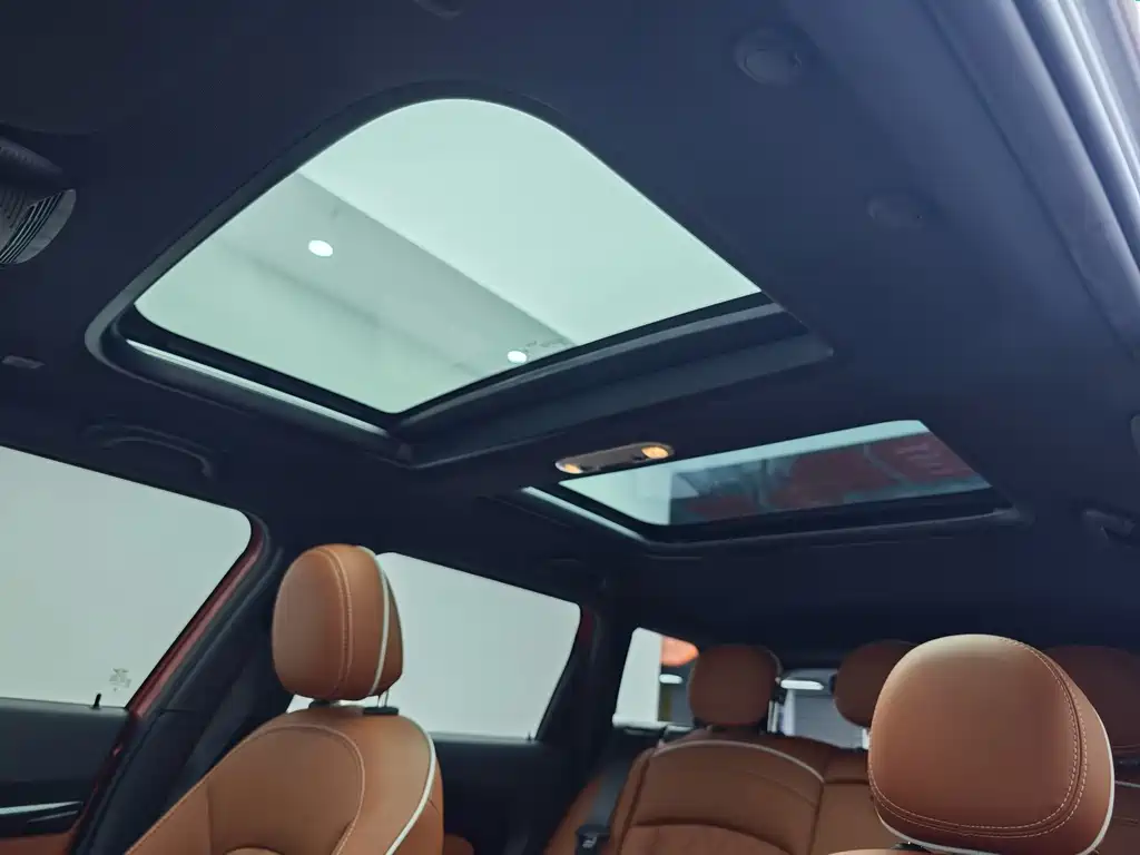 MINI CLUBMAN 2023 2.0T COOPER S Connoisseur купить на сайте DeffCars