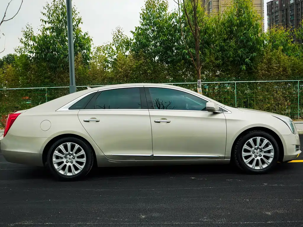 Cadillac XTS 2013 28T luxury model купить на сайте DeffCars