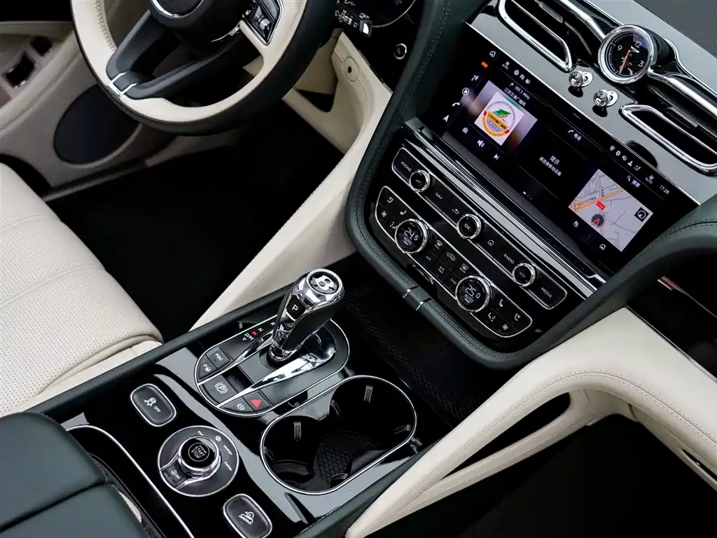 Bentayga 2022 4.0T V8 купить на сайте DeffCars