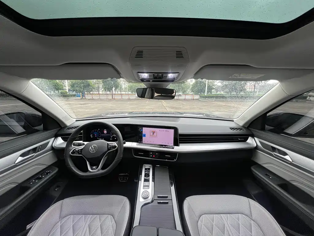 Lanxun 2024 380TSI four-wheel drive R-Line cruising model купить на сайте DeffCars