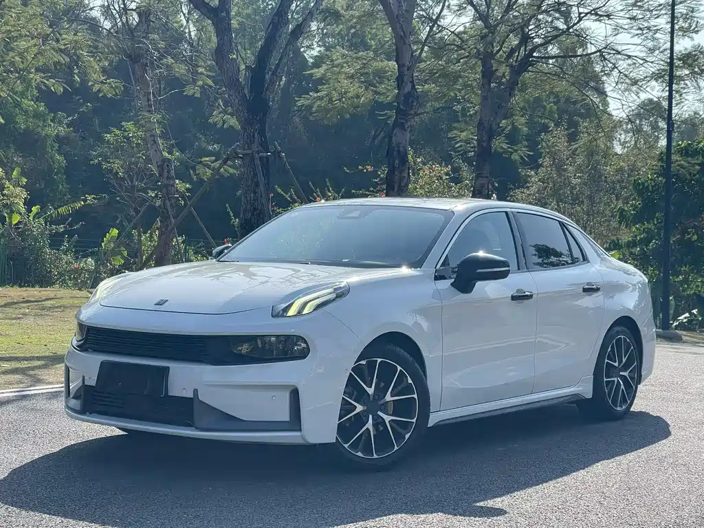 Lynk & Co 03 2021 2.0TD Automatic Champion Edition купить на сайте DeffCars