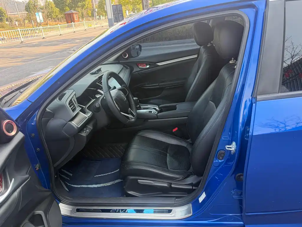 Civic 2016 220TURBO CVT Deluxe Edition купить на сайте DeffCars