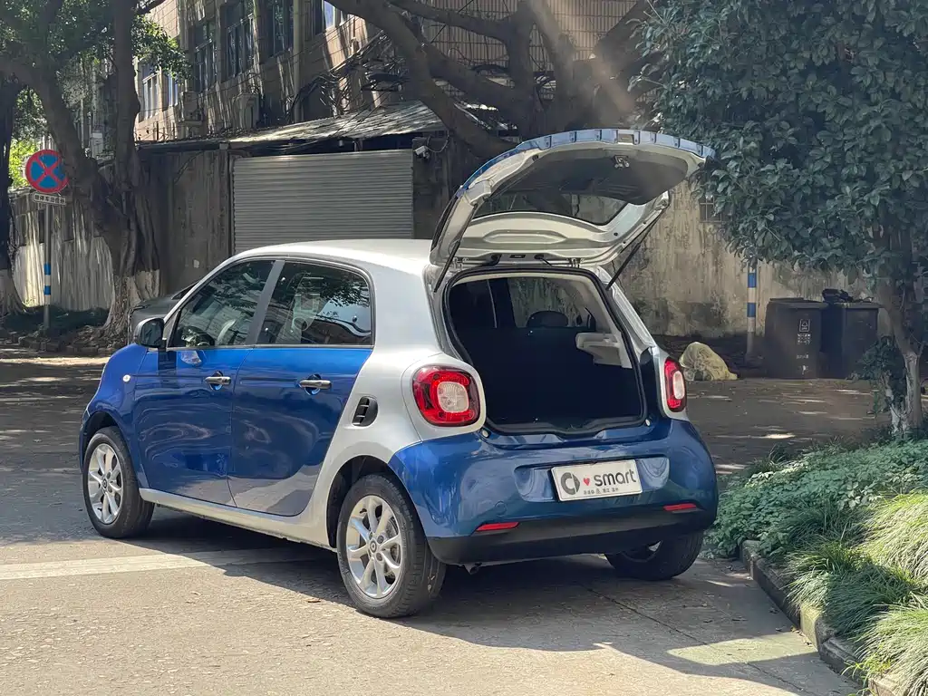 smart forfour 2018 1.0L 52kW smart version купить на сайте DeffCars
