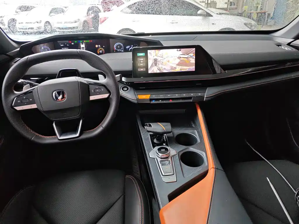 Changan UNI-V 2022 1.5T premium model купить на сайте DeffCars