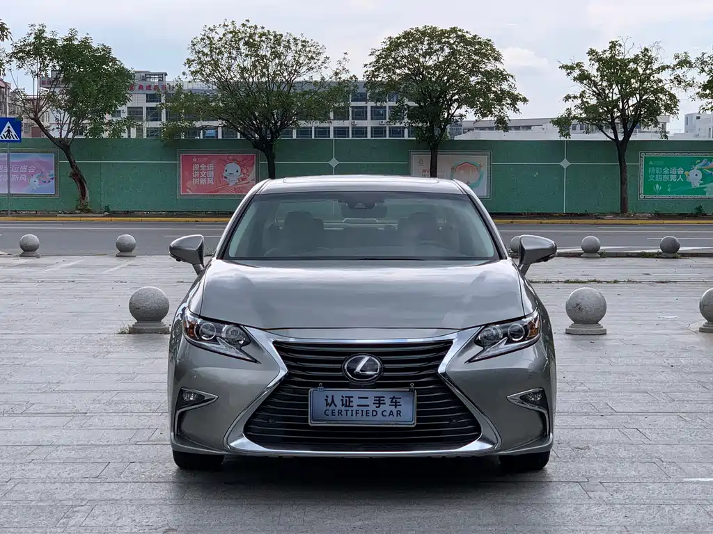 Lexus ES 2015 300h Comfort Edition купить на сайте DeffCars