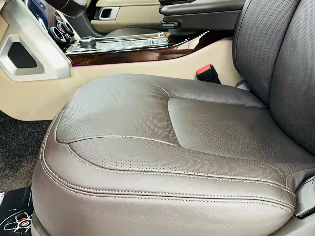 Range Rover 2022 3.0 L6 400PS Legendary Extended Classic Edition купить на сайте DeffCars