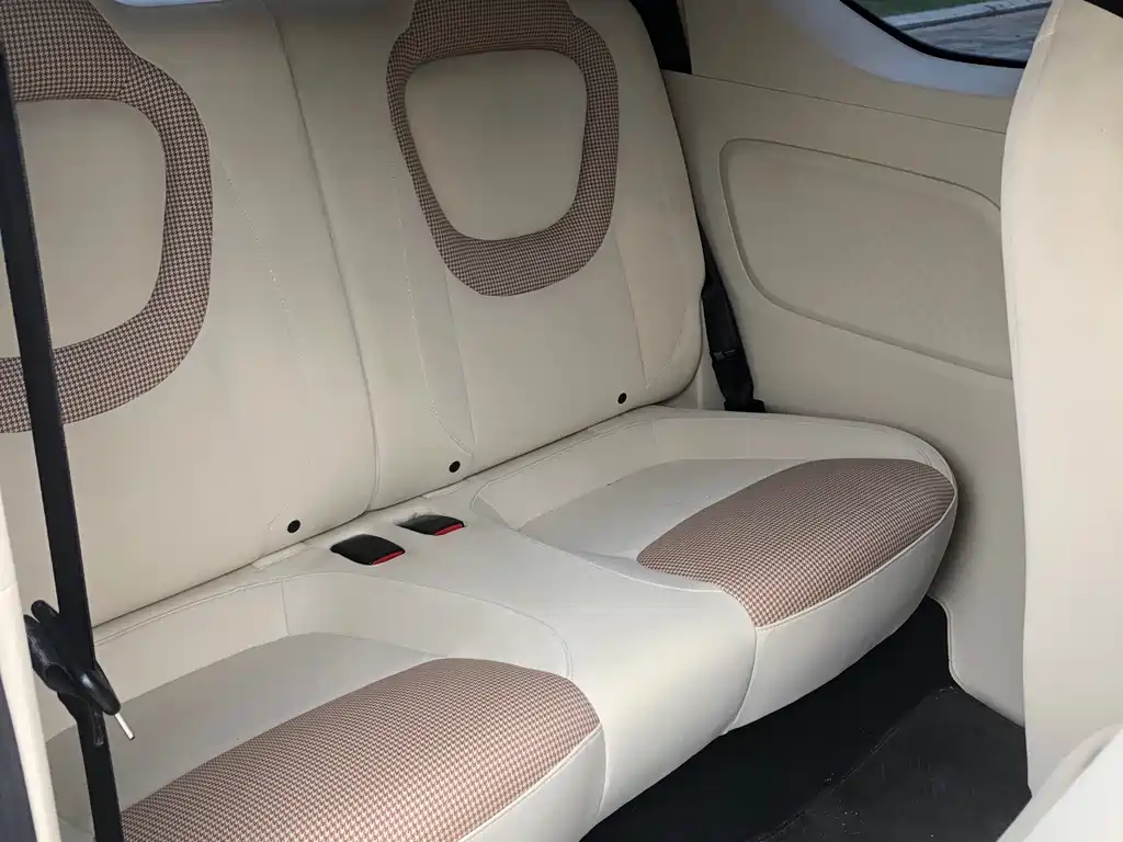 Hongguang MINIEV 2024 third generation 215km advanced version купить на сайте DeffCars