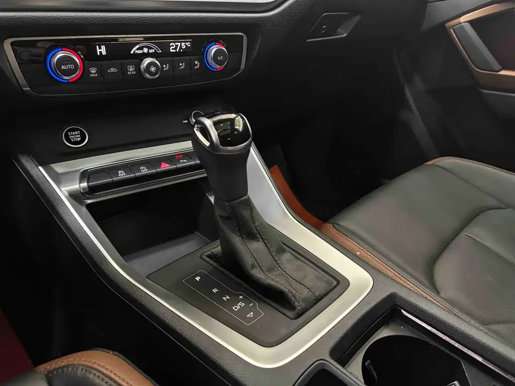 Audi Q3 2022 35 TFSI Fashionable and Dynamic купить на сайте DeffCars
