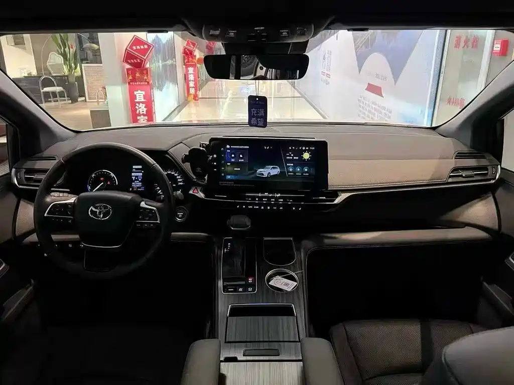 SIENNA 2024 2.5L hybrid four-wheel drive premium version купить на сайте DeffCars