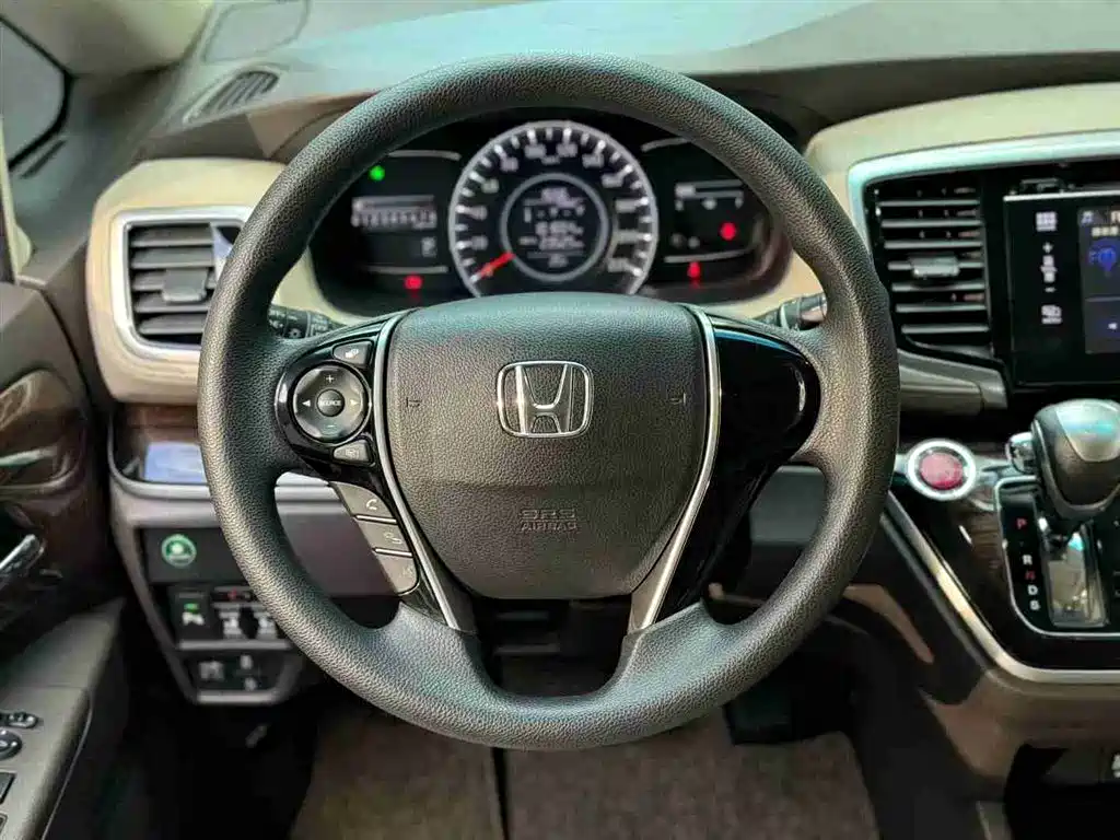 Odyssey 2015 facelift 2.4L luxury version купить на сайте DeffCars