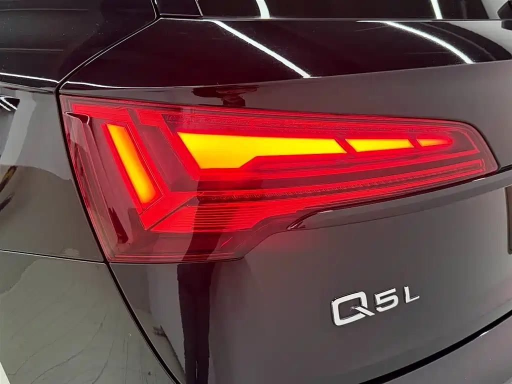 Audi Q5L 2023 40T luxury and dynamic model купить на сайте DeffCars