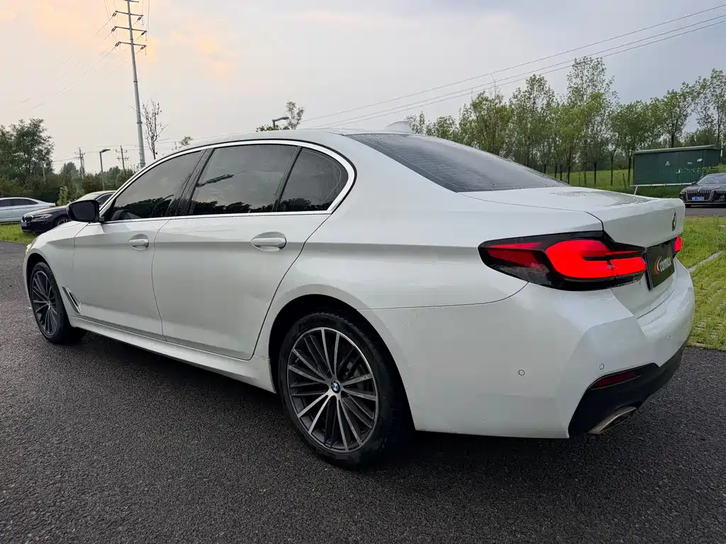 BMW 5 Series 2022 530Li Leading Luxury Package купить на сайте DeffCars