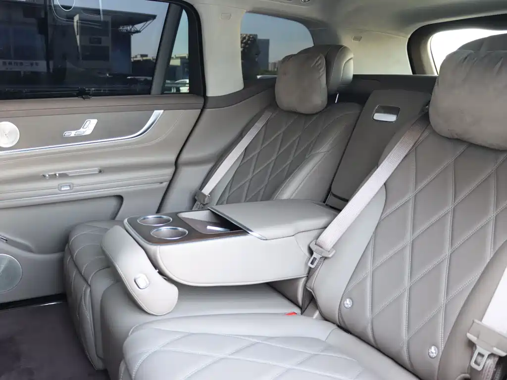Wenjie M9 2025 extended range Ultra version 52kWh 5-seat version 192-line lidar) купить на сайте DeffCars