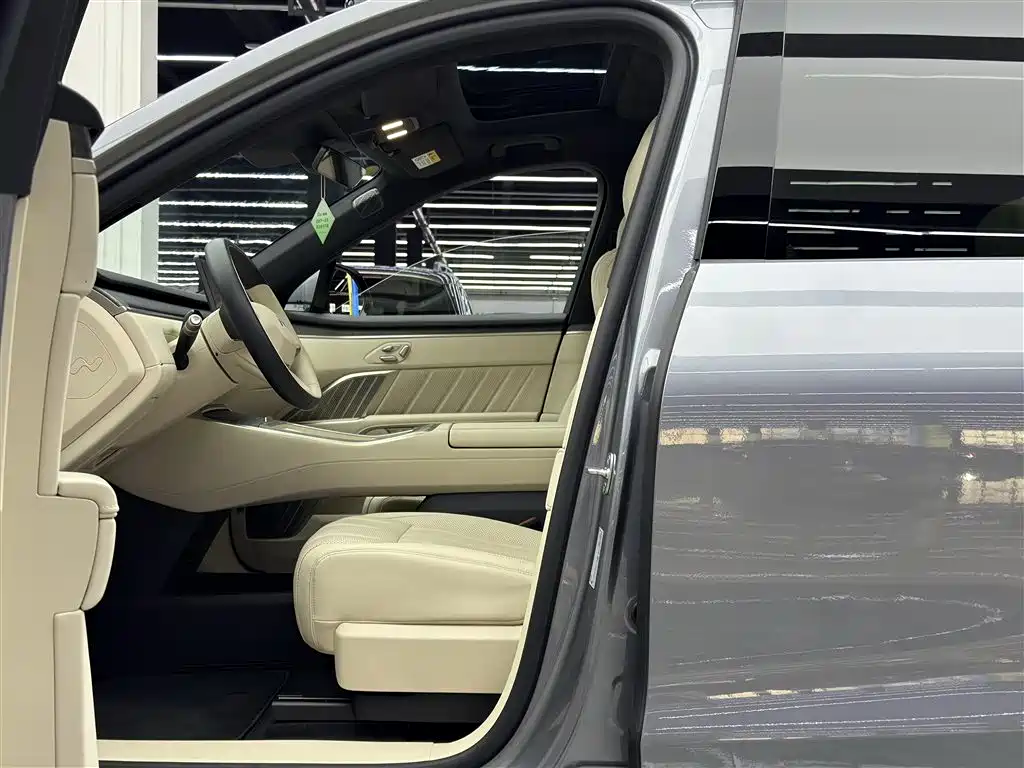 Ledo L90 2025 Ultra six-seater version купить на сайте DeffCars