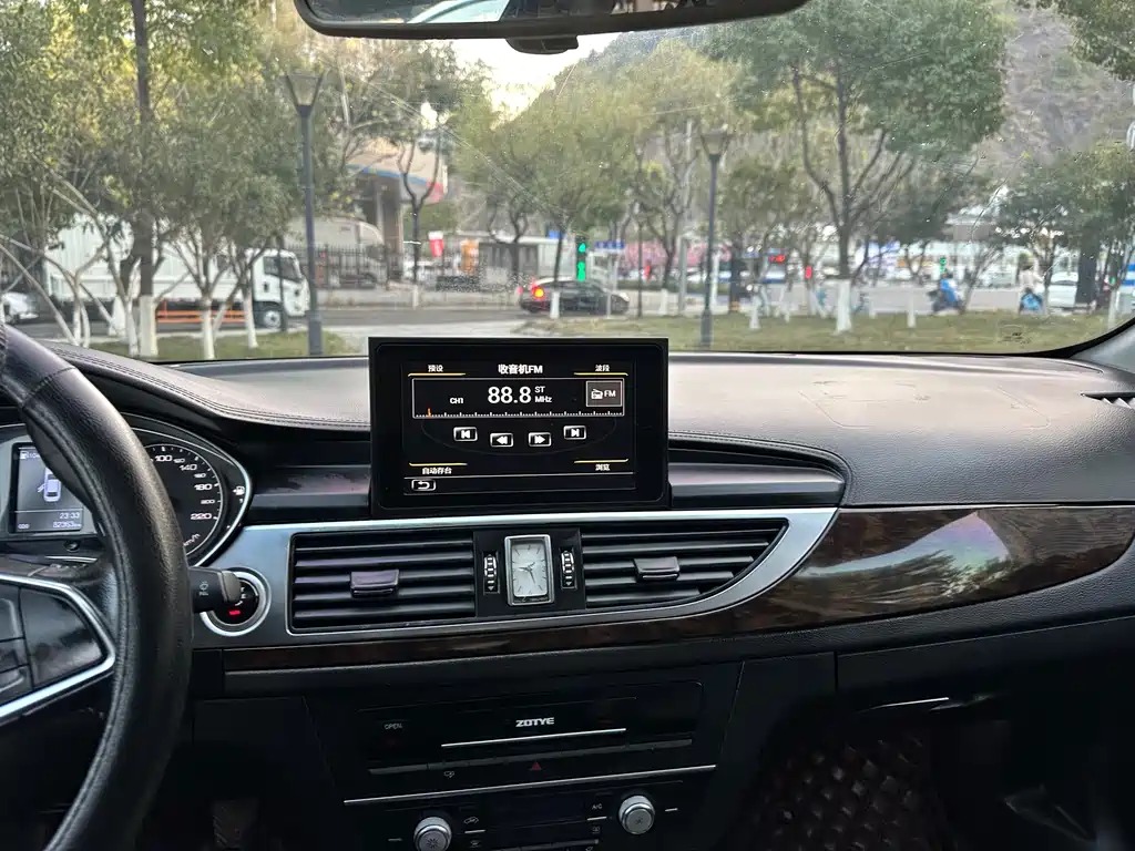 Zotye Z700 2016 1.8T Manual Premium Type купить на сайте DeffCars