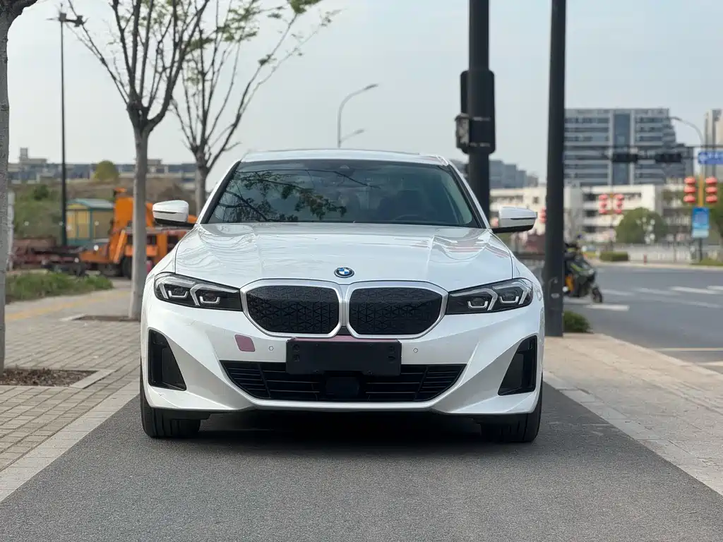 BMW i3 2025 eDrive 35 L купить на сайте DeffCars