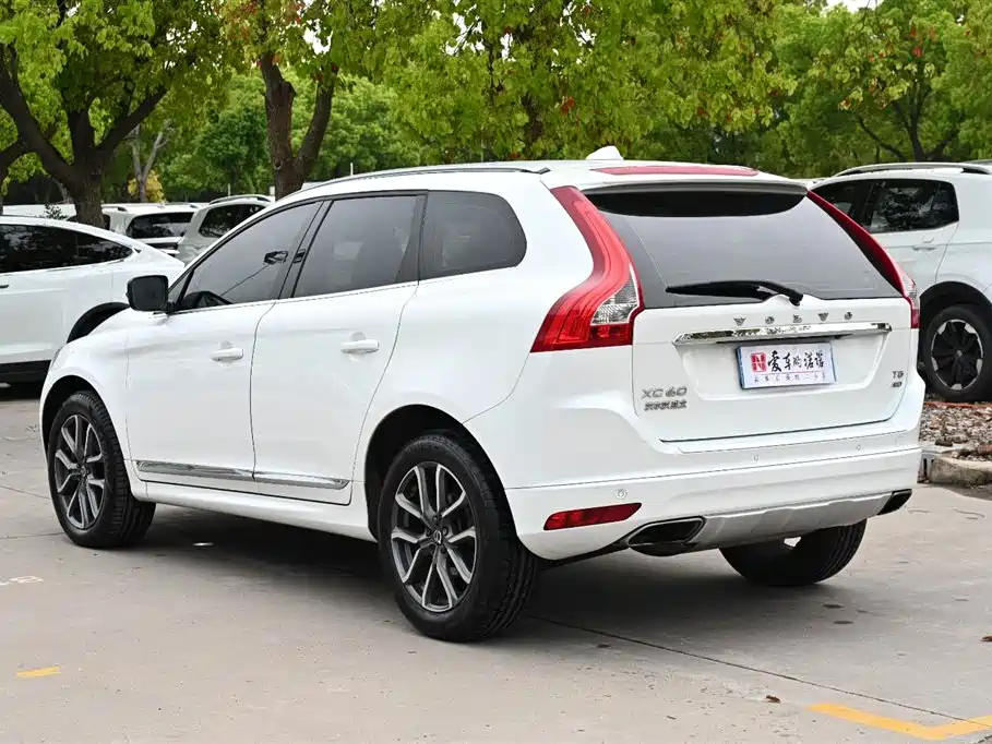 Volvo XC60 2017 T5 AWD Zhiyuan upgraded version купить на сайте DeffCars