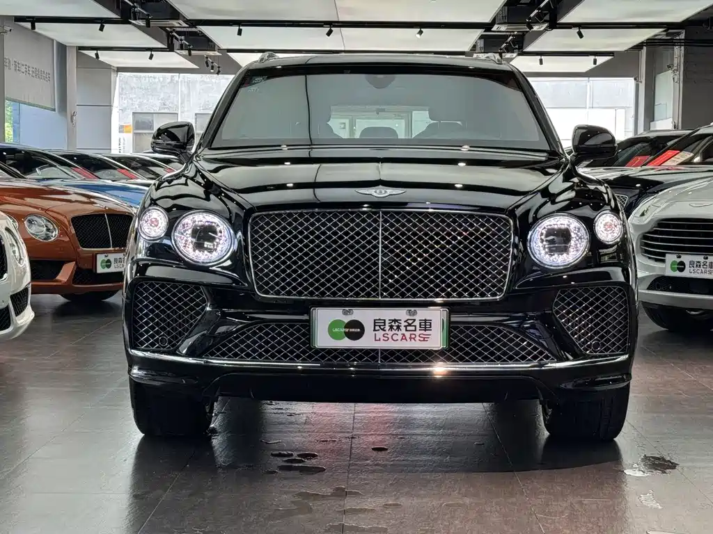 Bentayga Hybrid 2021 3.0T PHEV купить на сайте DeffCars