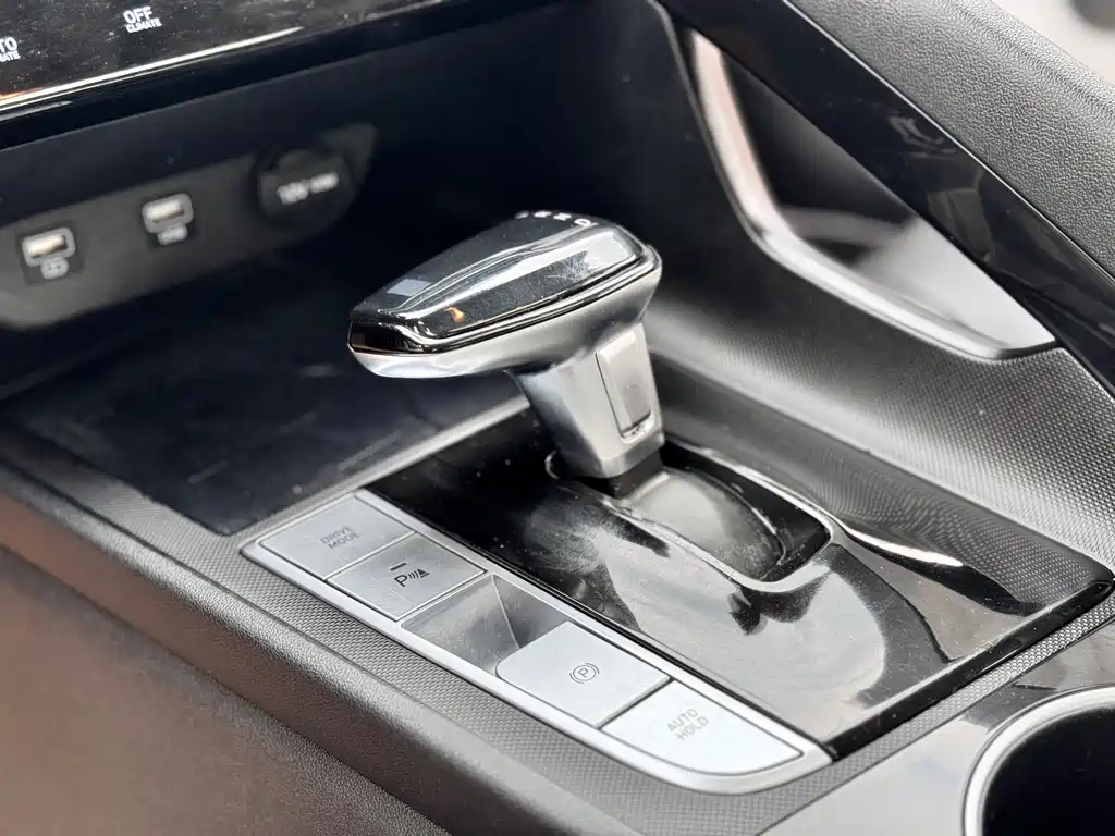 Elantra 2022 1.5L CVT LUX Premium Edition купить на сайте DeffCars