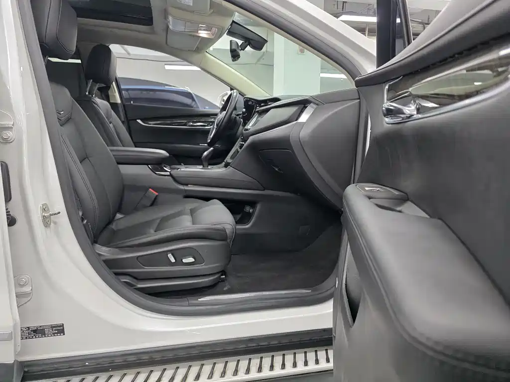 Cadillac XT5 2016 25T luxury model купить на сайте DeffCars