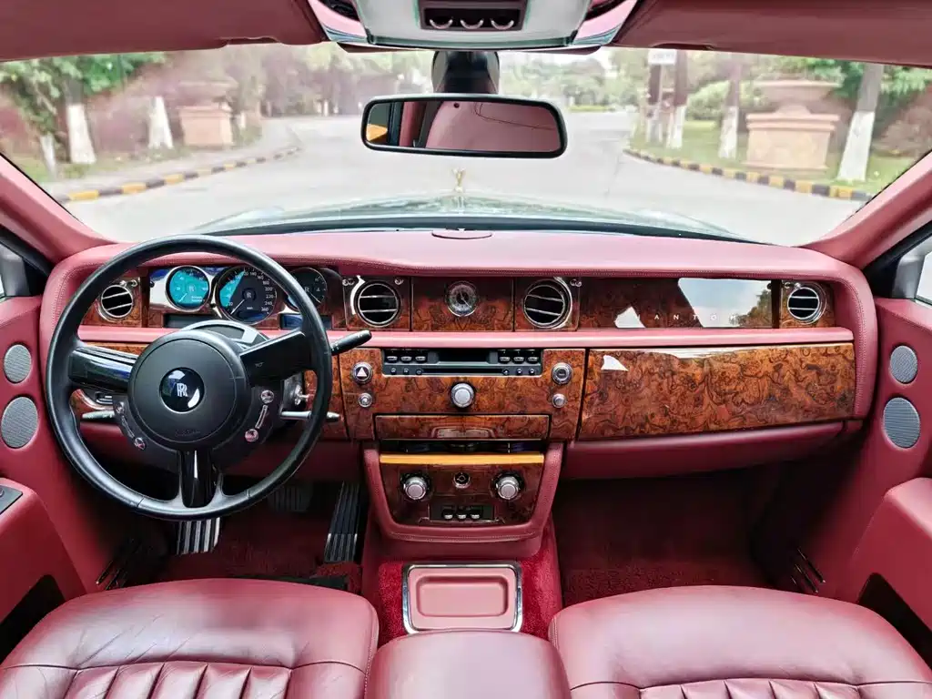 Phantom 2013 6.7L Standard Edition купить на сайте DeffCars