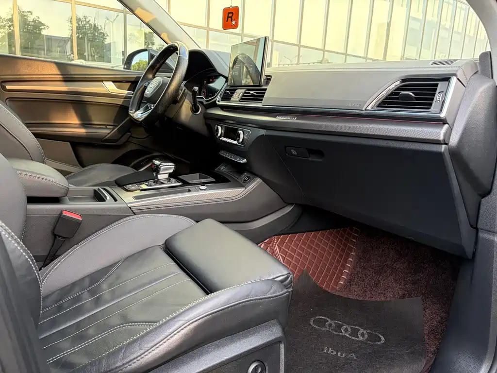 Audi Q5L 2022 40T luxury and dynamic model купить на сайте DeffCars