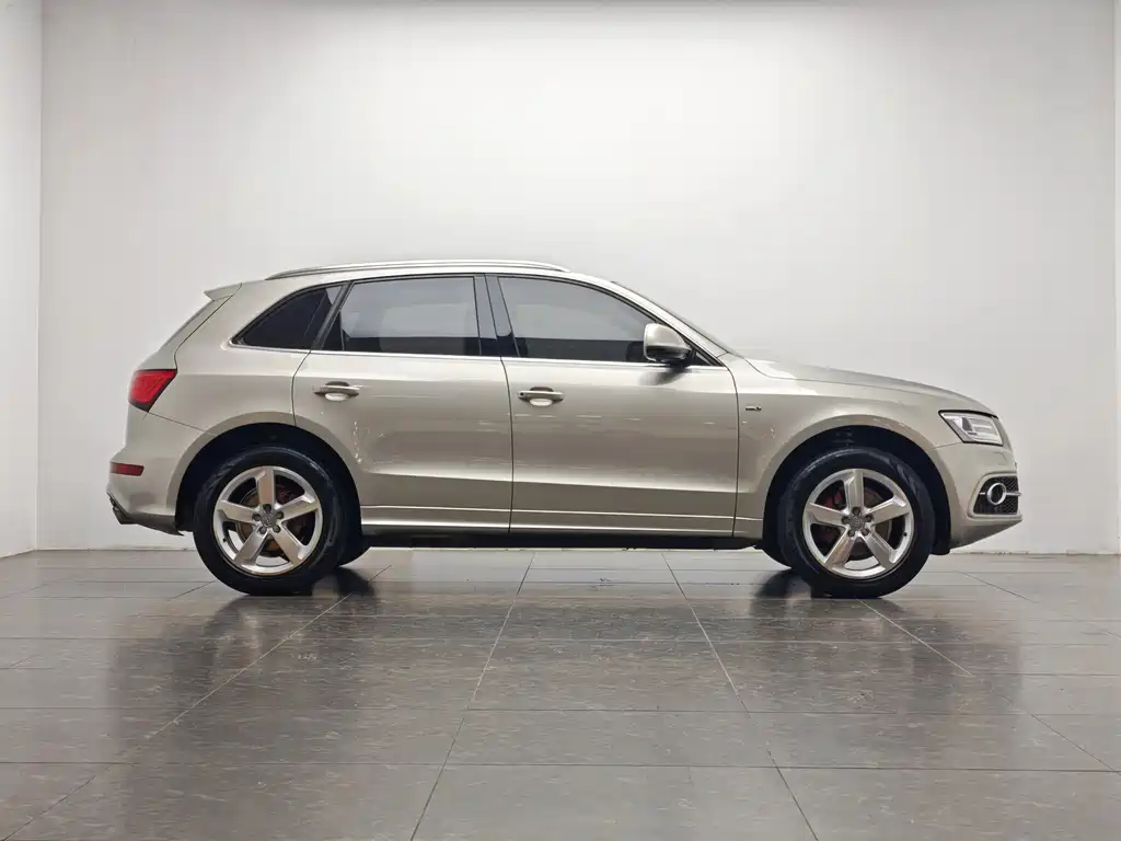 Audi Q5 2018 Collector's Edition 40 TFSI Enterprising купить на сайте DeffCars