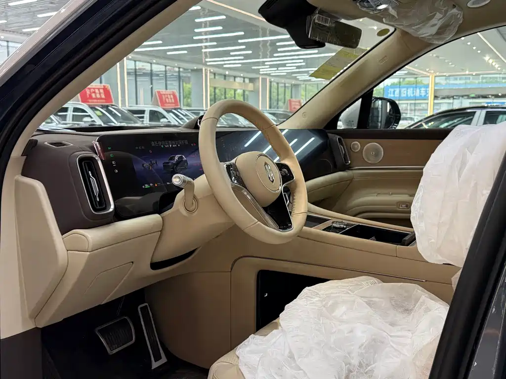 Wenjie M9 2024 extended range Ultra version 52kWh 5-seater version купить на сайте DeffCars