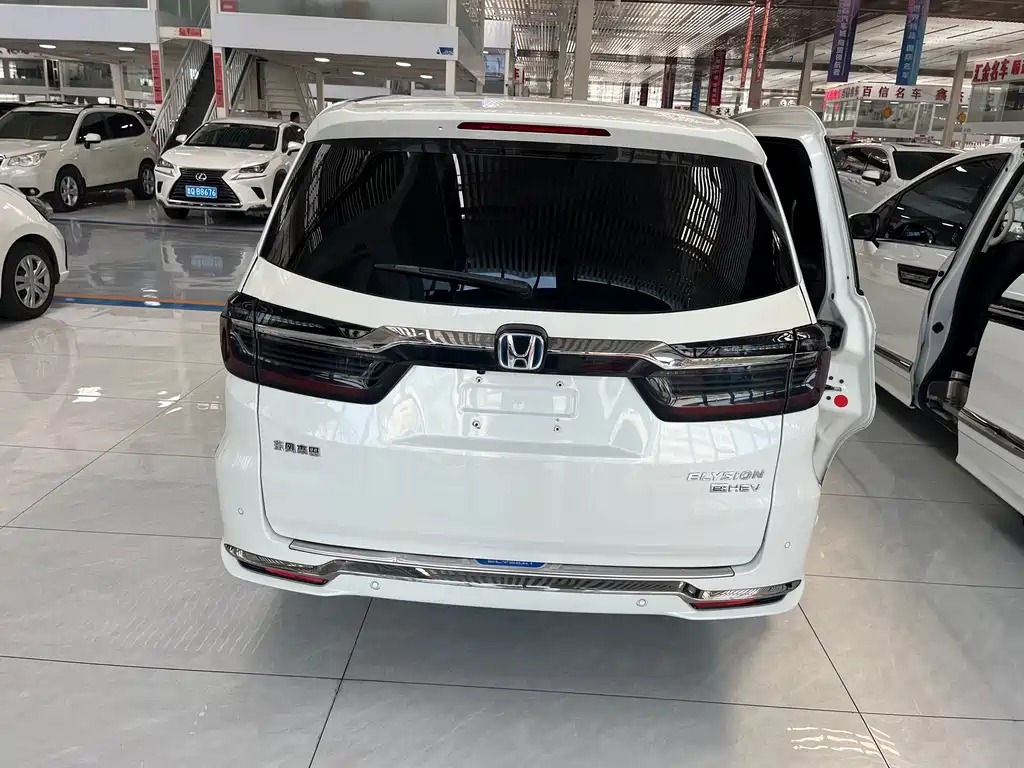 Alison 2022 2.0L e:HEV Deluxe Edition купить на сайте DeffCars