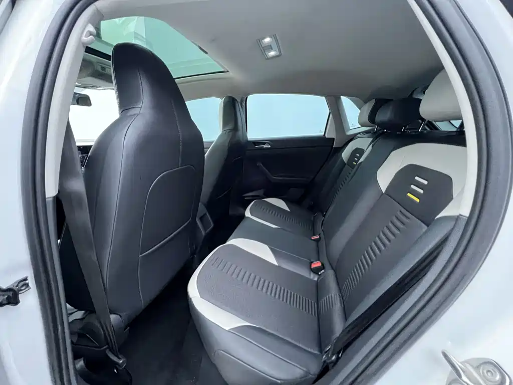Polo 2021 Plus 1.5L Automatic Colorful Technology Edition купить на сайте DeffCars