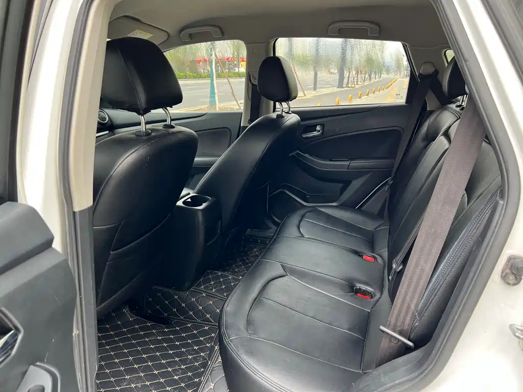 Venucia T70 2015 2.0L Manual Ruiqu Edition купить на сайте DeffCars