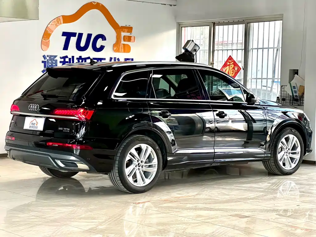 Audi Q7 2023 45 TFSI quattro S line sports купить на сайте DeffCars