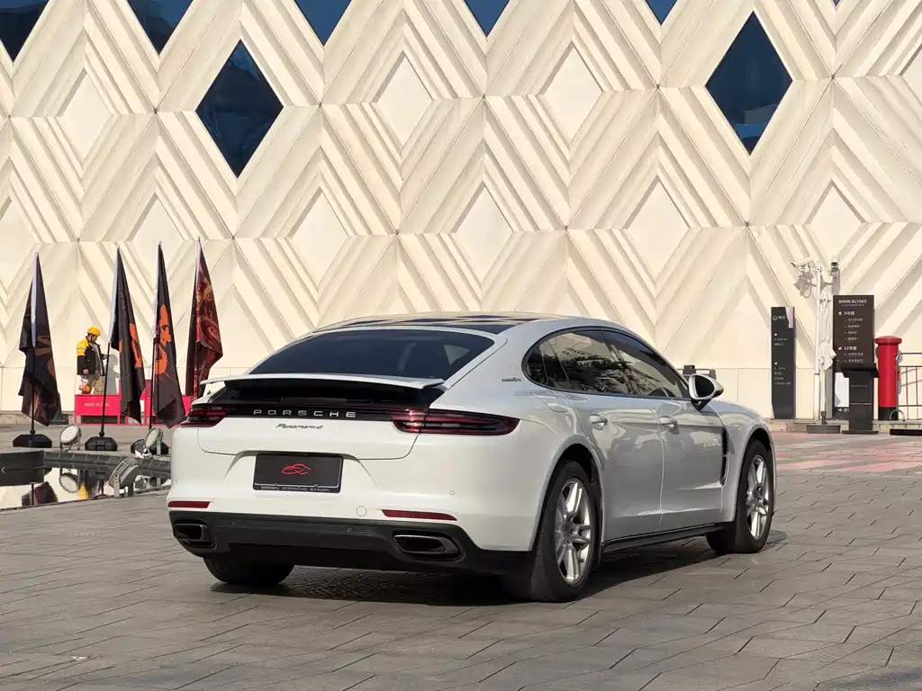 Panamera 2017 Panamera 4 Executive Extended Edition 3.0T купить на сайте DeffCars