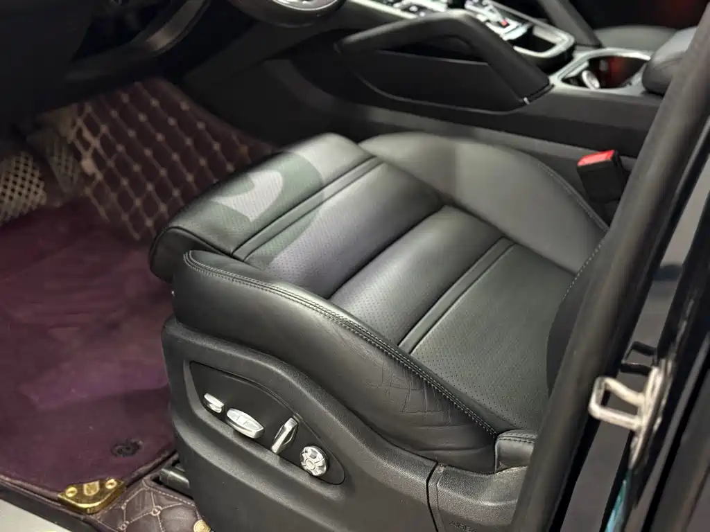 Cayenne New Energy 2020 Cayenne E-Hybrid 2.0T купить на сайте DeffCars