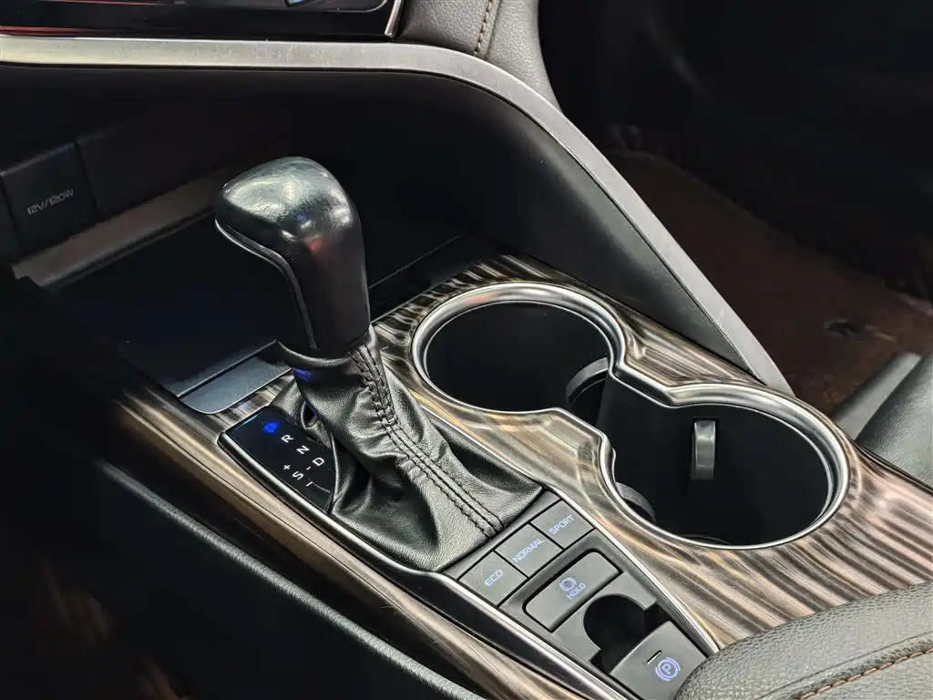 Camry 2019 facelift 2.5G Deluxe Edition купить на сайте DeffCars