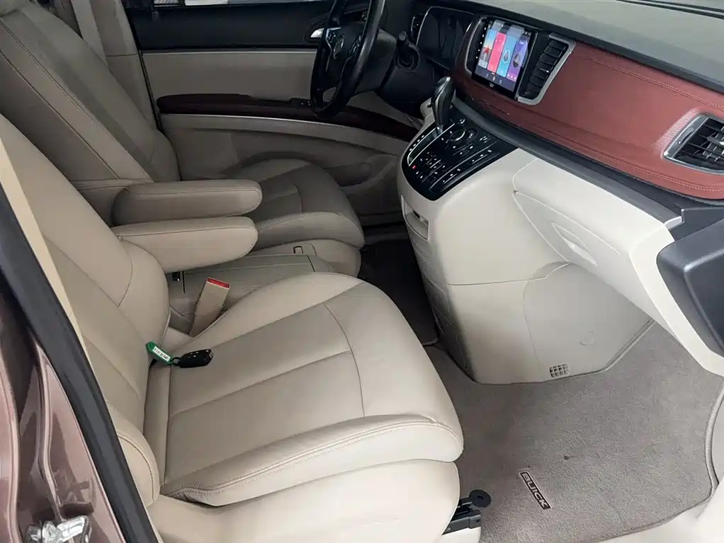 Buick GL8 2018 28T luxury model National VI купить на сайте DeffCars