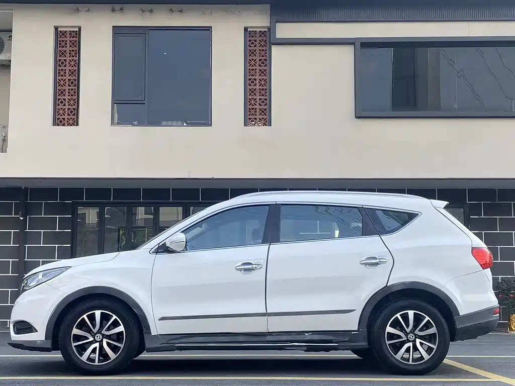 Fengguang 580 2016 facelift 1.5T CVT comfort model купить на сайте DeffCars