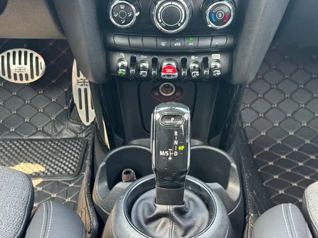 MINI 2019 1.5T COOPER Classic Five-Door Edition купить на сайте DeffCars
