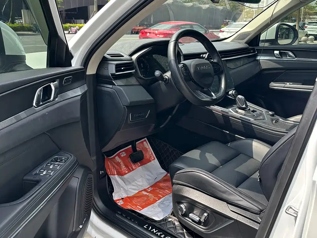 Lynk & Co 01 2021 2.0TD 2WD Pro купить на сайте DeffCars