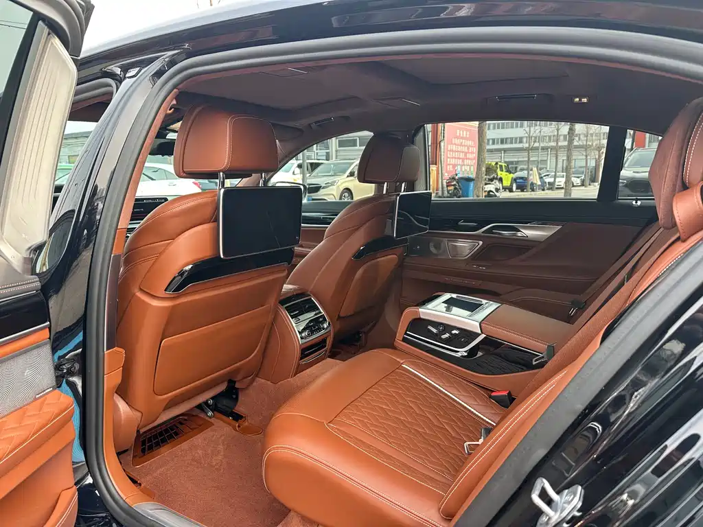 BMW 7 Series 2019 740Li xDrive Executive M Sports Package купить на сайте DeffCars