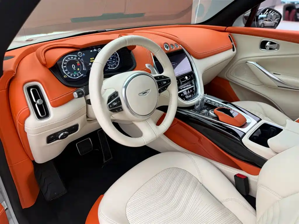 Aston Martin DBX 2020 4.0T V8 купить на сайте DeffCars