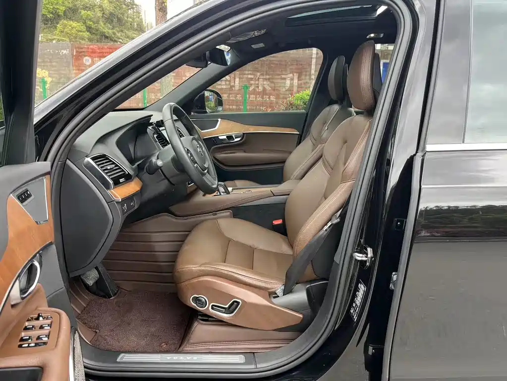Volvo XC90 2021 B6 Zhiyi Luxury Edition 7 seats купить на сайте DeffCars