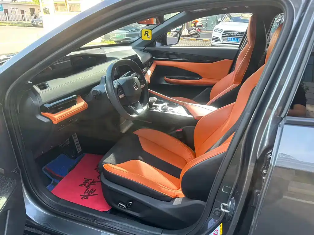 Changan UNI-V 2023 1.5T sports version купить на сайте DeffCars