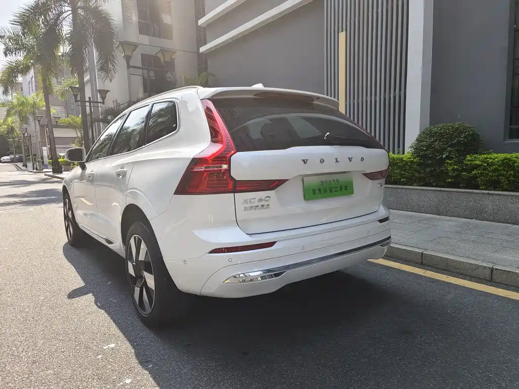 Volvo XC60 plug-in hybrid 2024 T8 plug-in hybrid long-range four-wheel drive Zhiya luxury version купить на сайте DeffCars