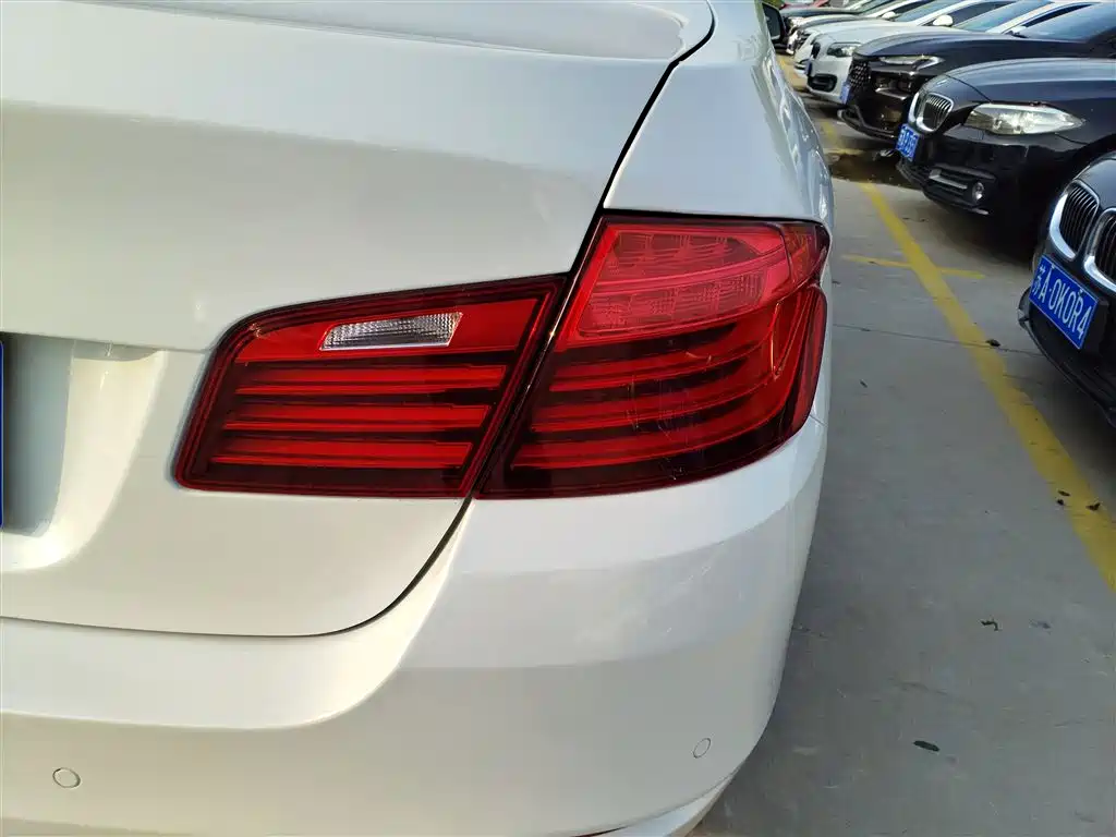 BMW 5 Series 2014 525Li Leading Model купить на сайте DeffCars