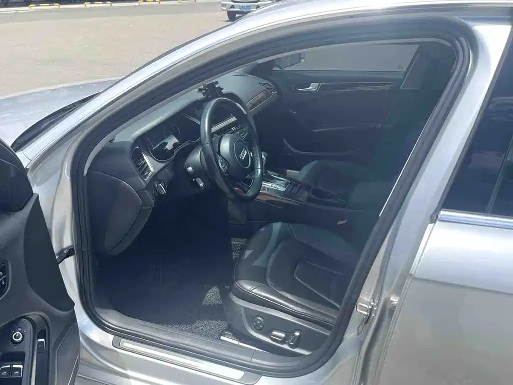 Audi A4L 2015 35 TFSI Automatic Comfort Edition купить на сайте DeffCars