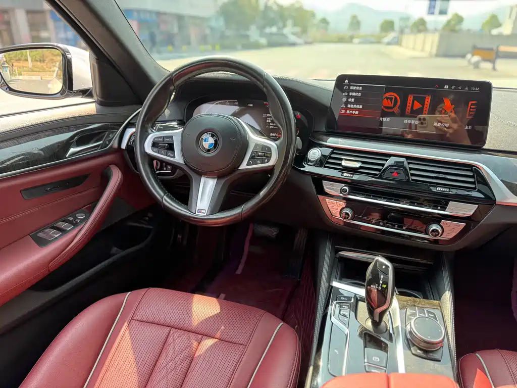 BMW 5 Series 2022 525Li M Sports Package купить на сайте DeffCars